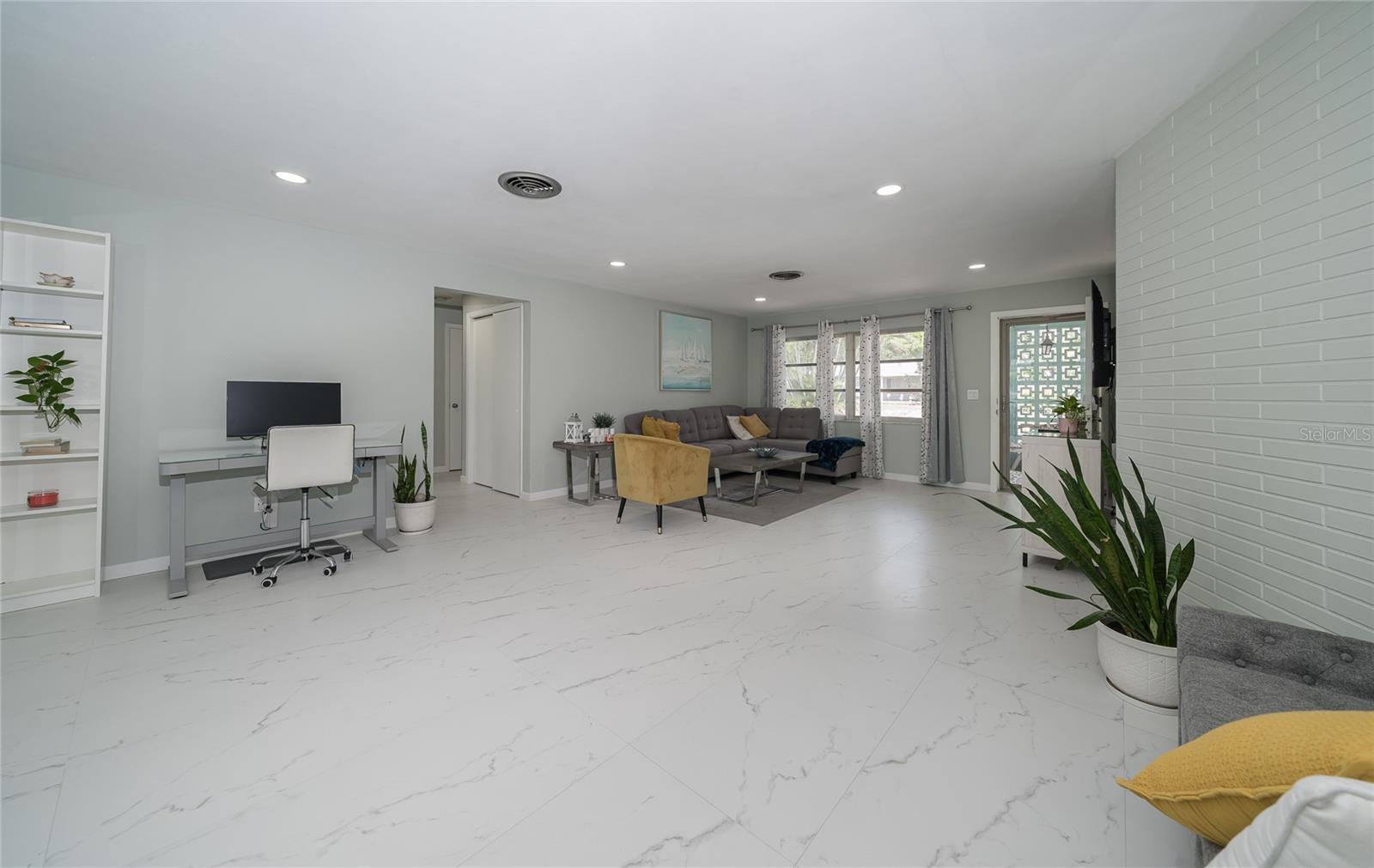 WINDSOR PARK - Residential