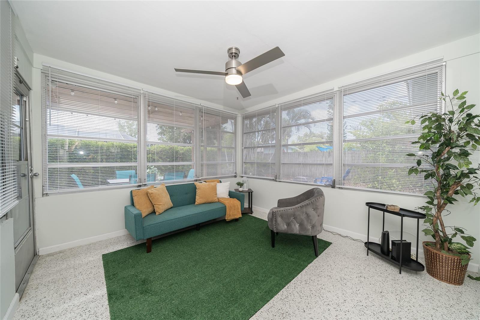 WINDSOR PARK - Residential