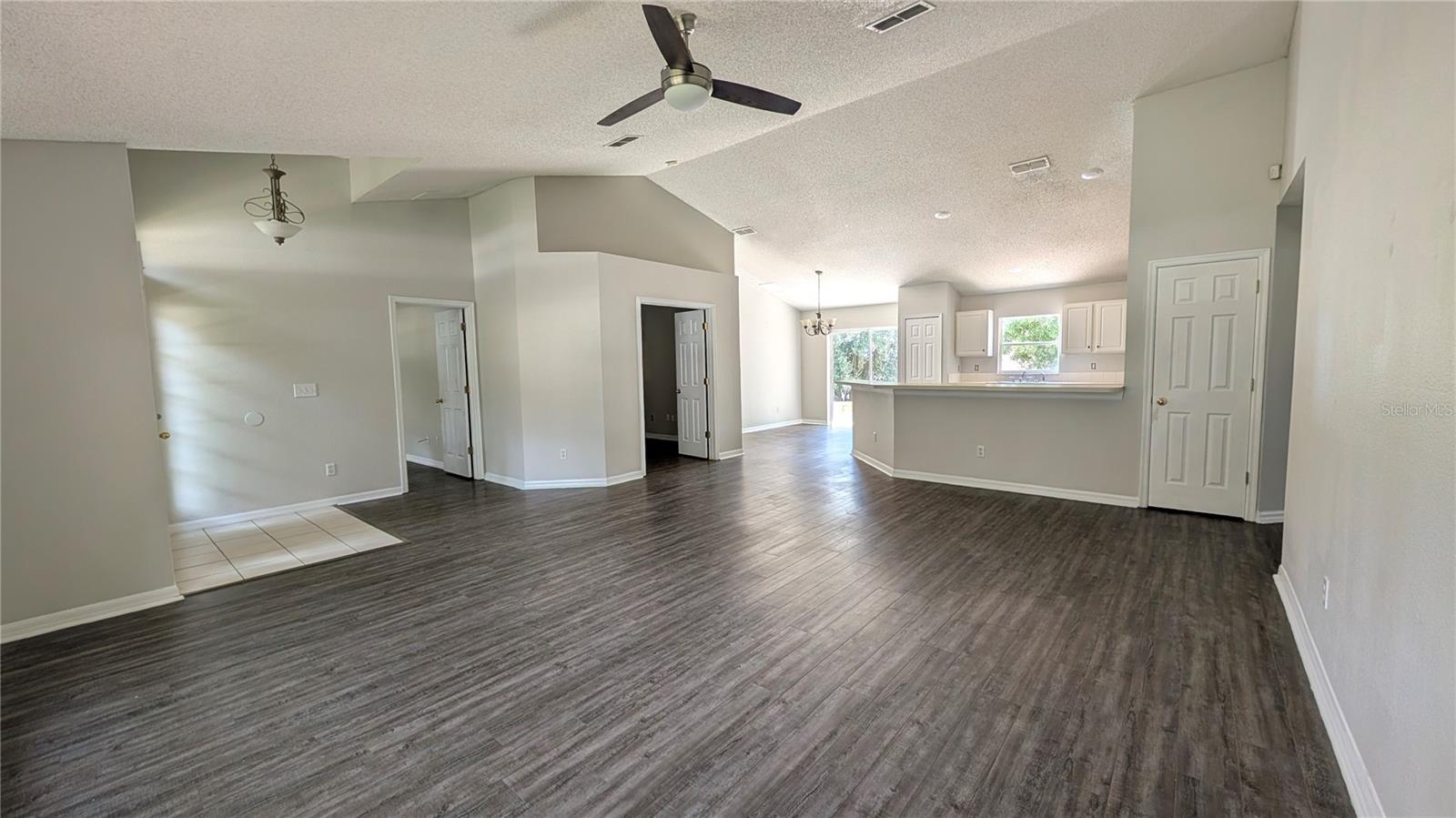 OAK VALLEY - Residential