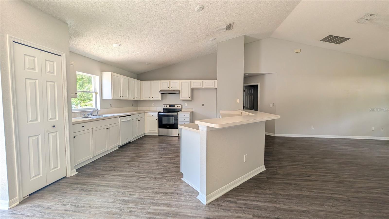 OAK VALLEY - Residential
