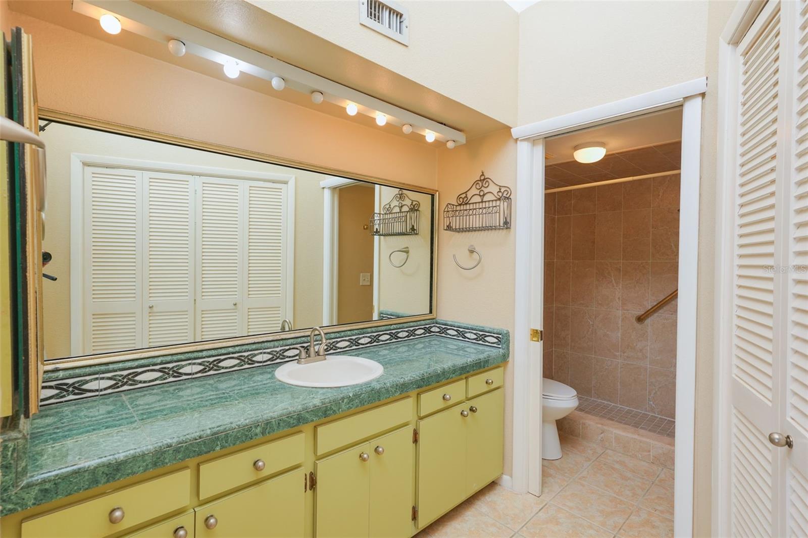 CASA LOMA CLUB, INC. - Residential