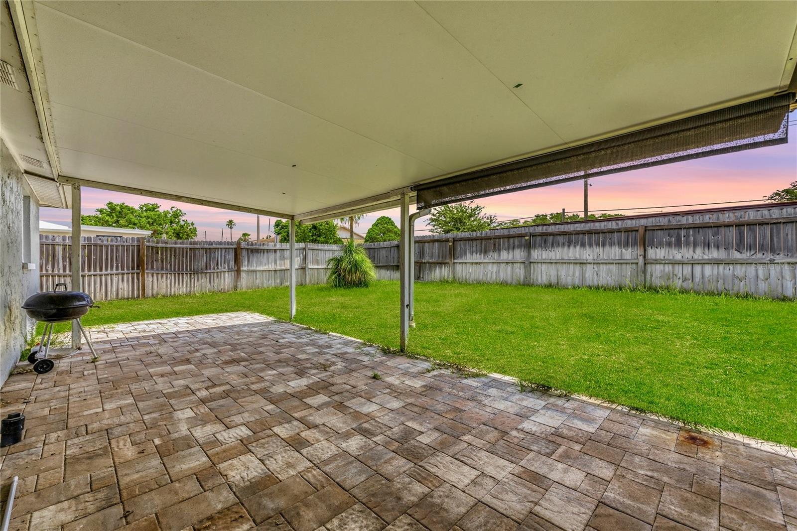 COLONIAL HILLS - Residential
