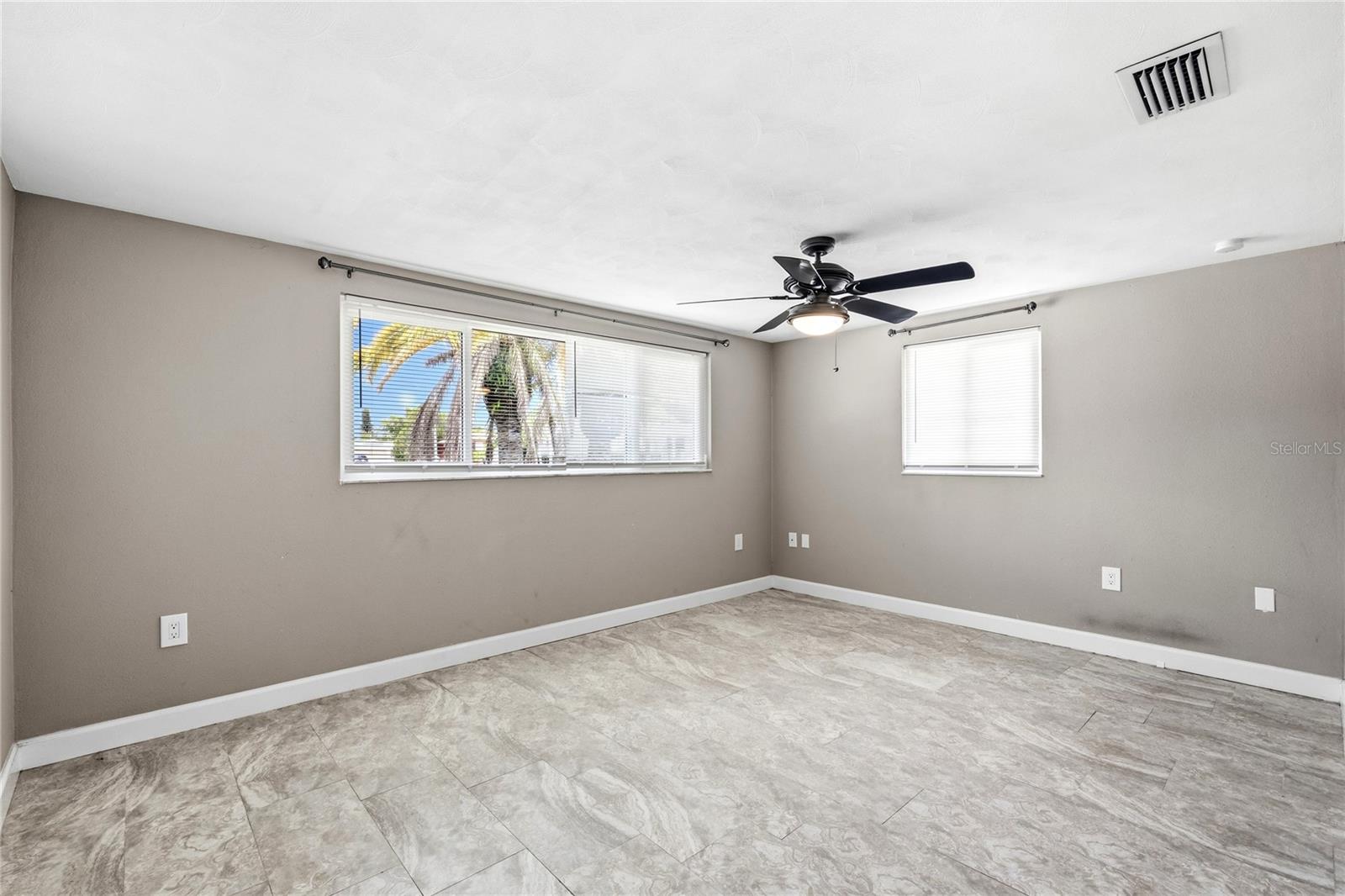 COLONIAL HILLS - Residential