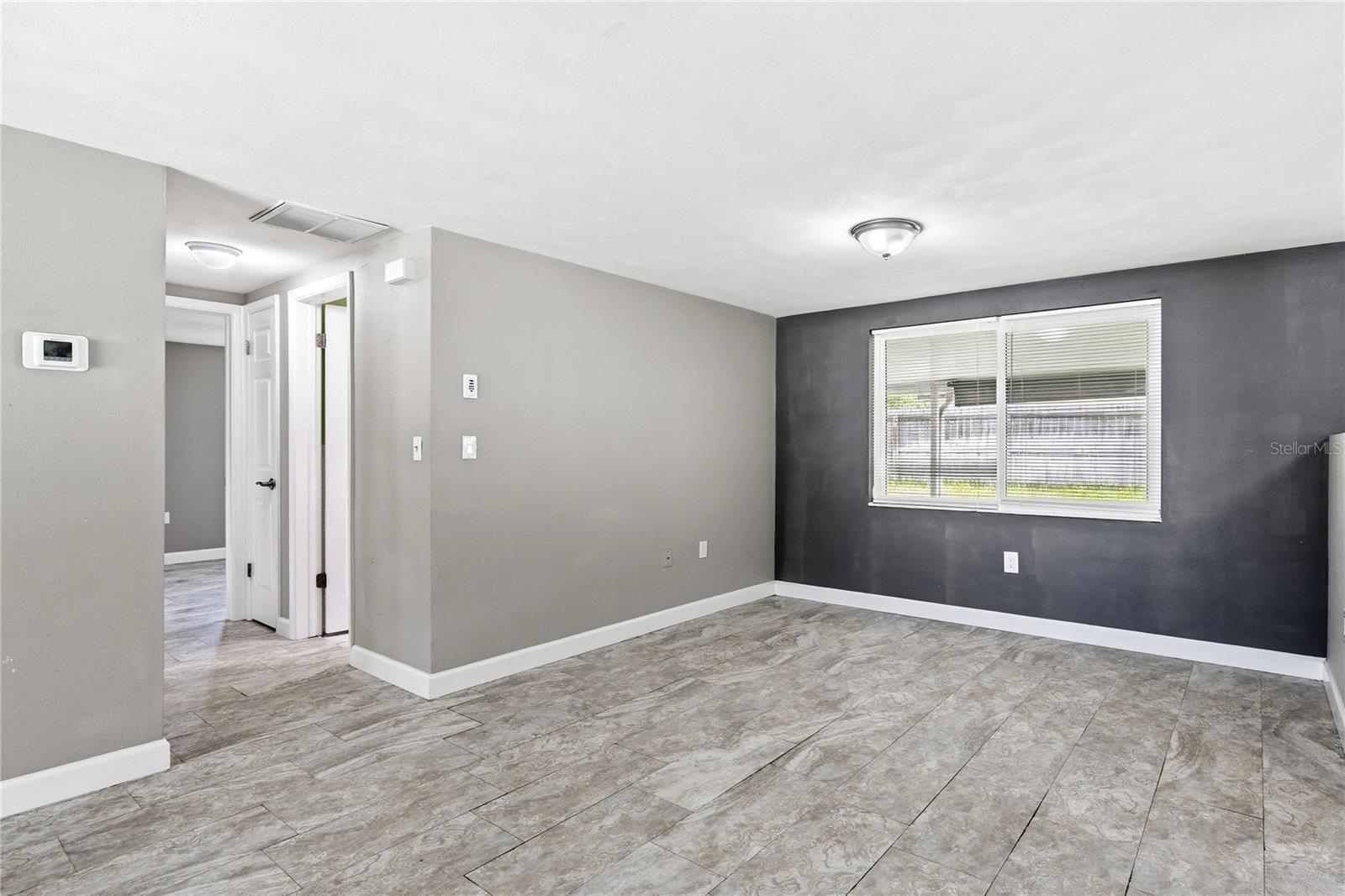COLONIAL HILLS - Residential