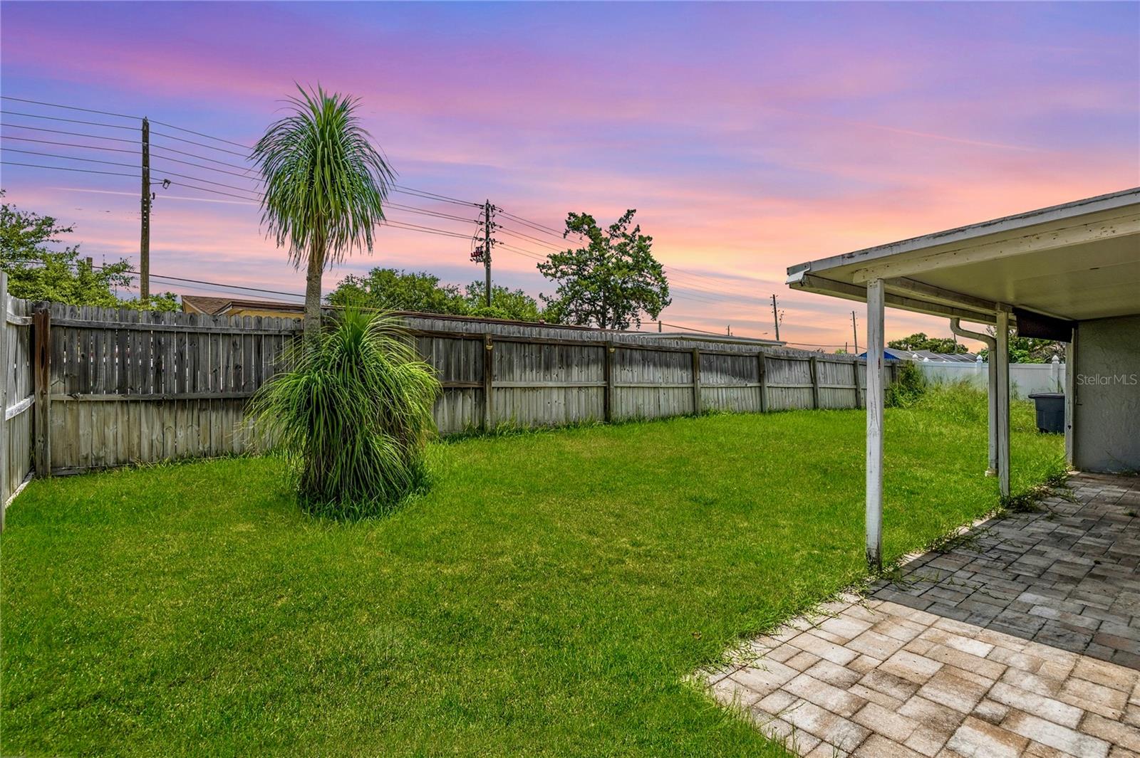 COLONIAL HILLS - Residential