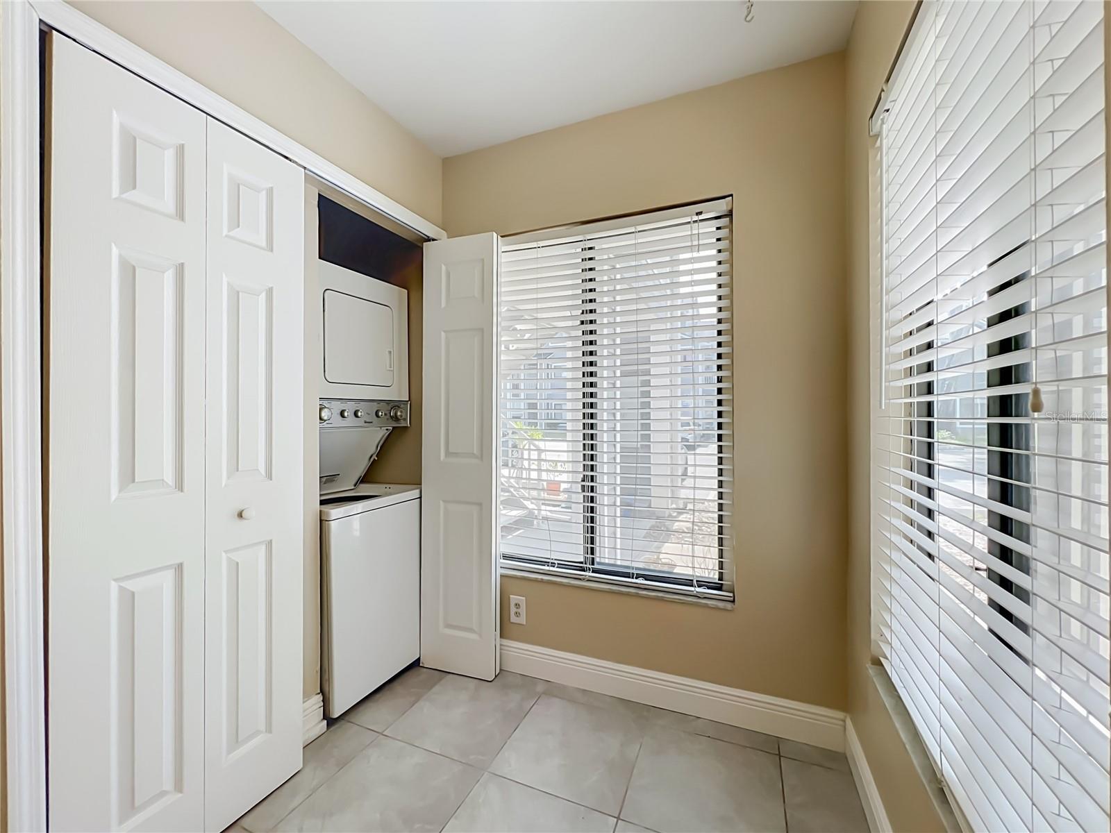 COLONIAL LANDINGS PH 26 - Residential