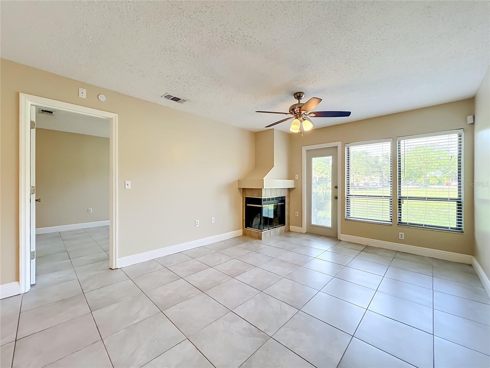 COLONIAL LANDINGS PH 26 - Residential