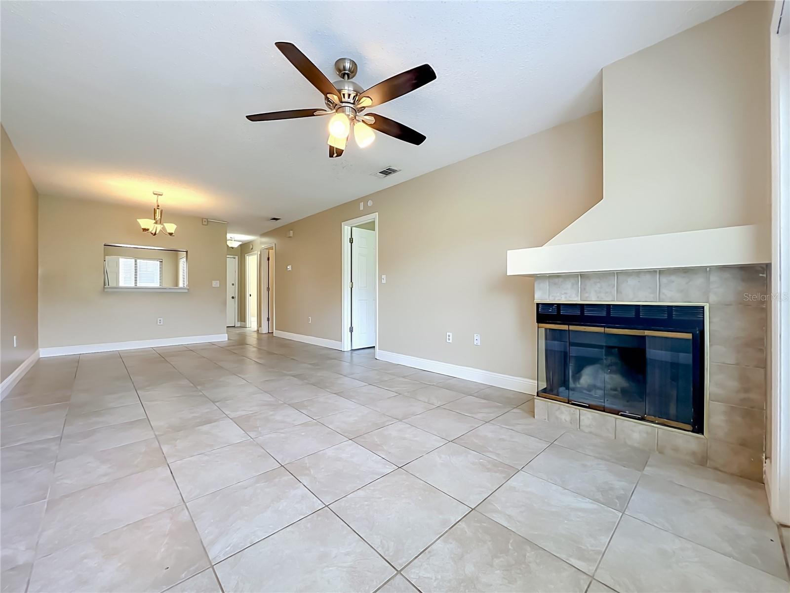 COLONIAL LANDINGS PH 26 - Residential