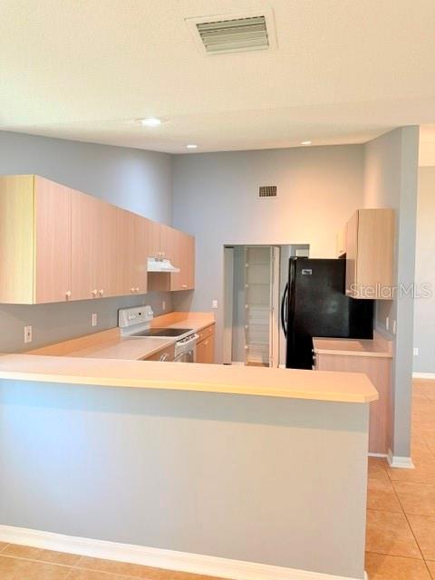 SOUTHWEST QUADRANT PH 01-04 - Residential Lease
