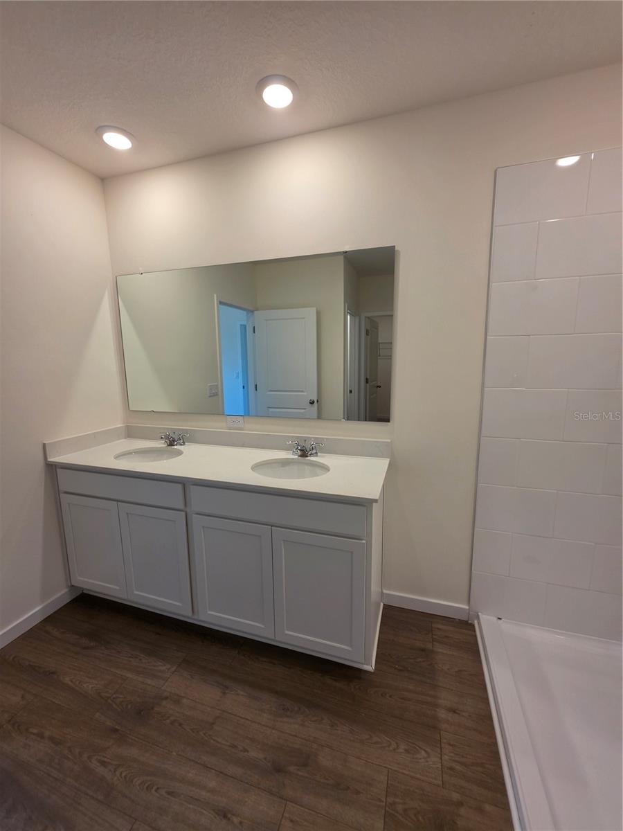IRONWOOD - Residential Lease