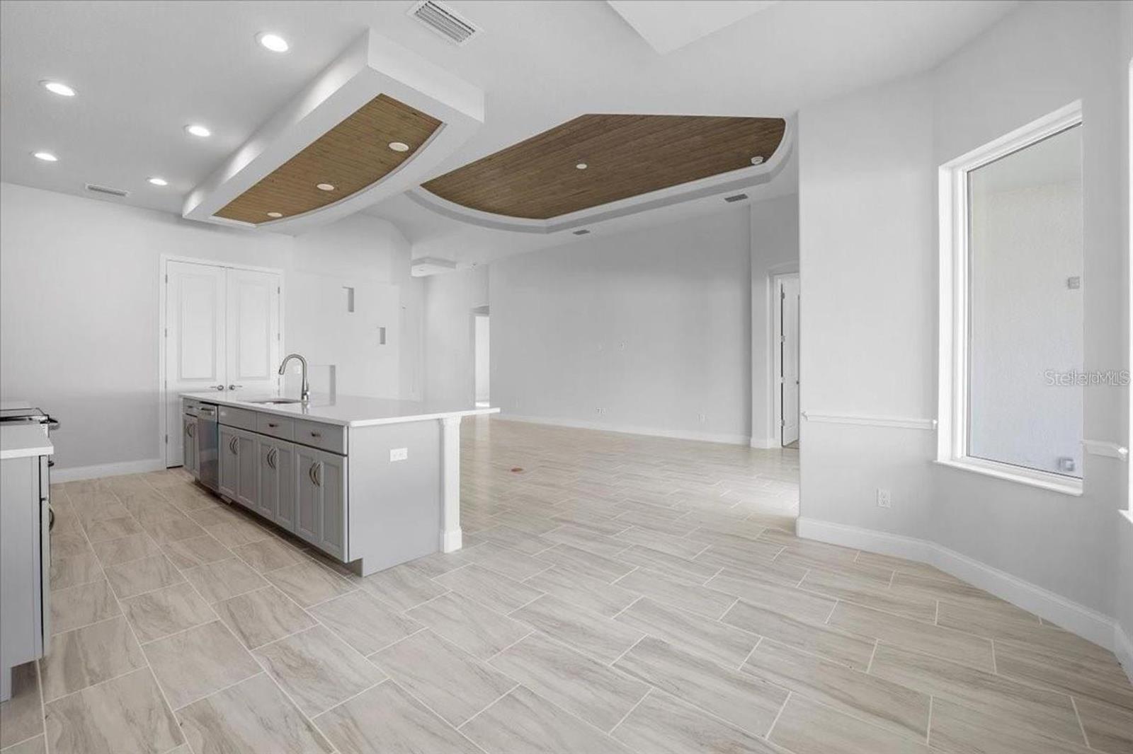 MARINA DEL PALMA - Residential Lease