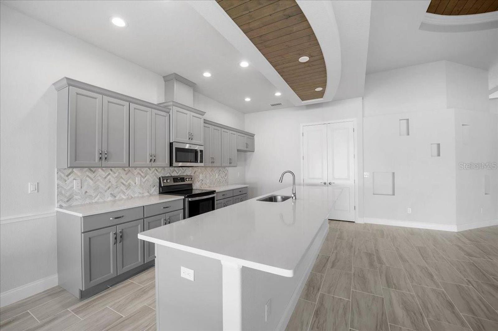 MARINA DEL PALMA - Residential Lease