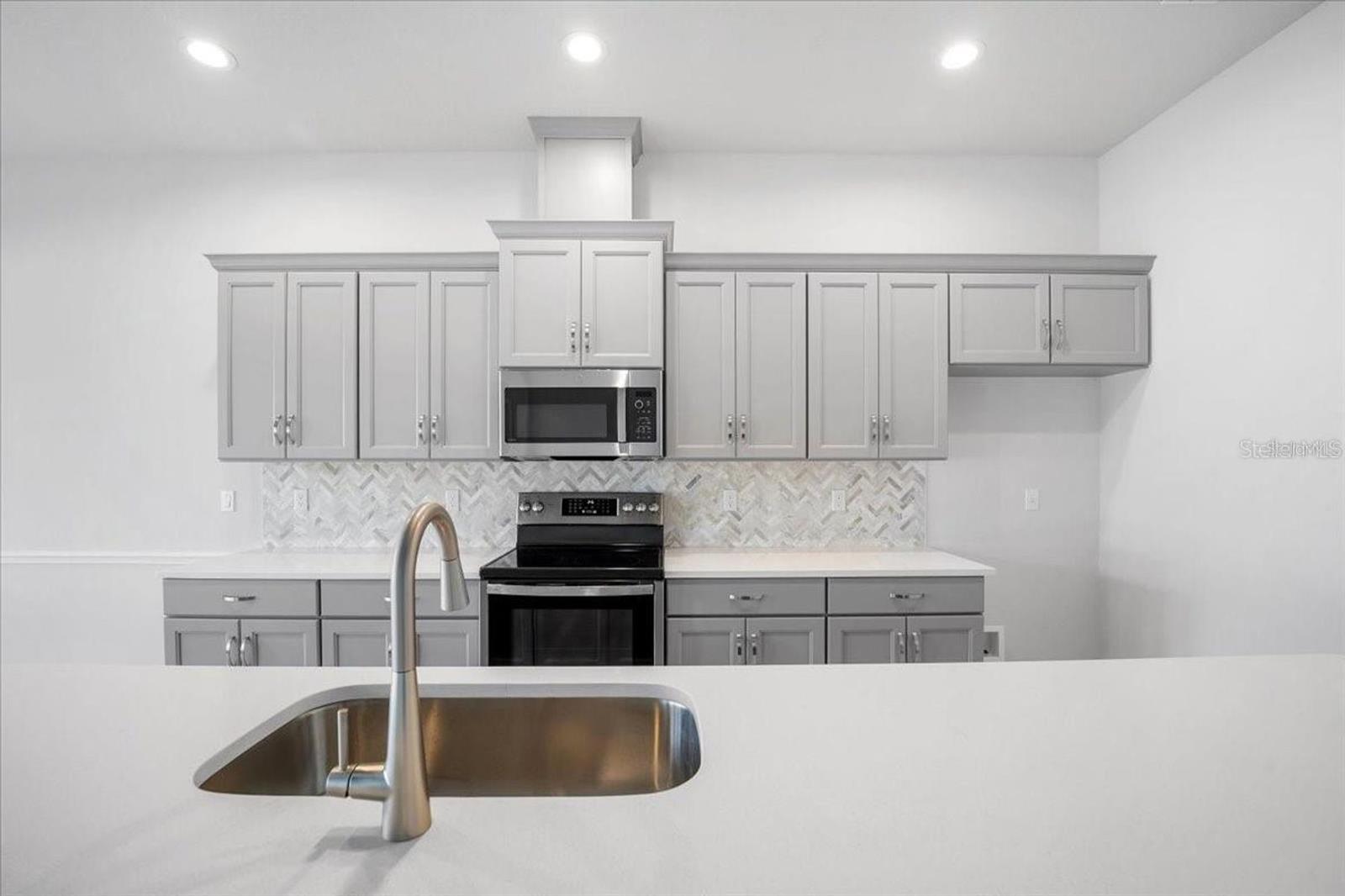 MARINA DEL PALMA - Residential Lease