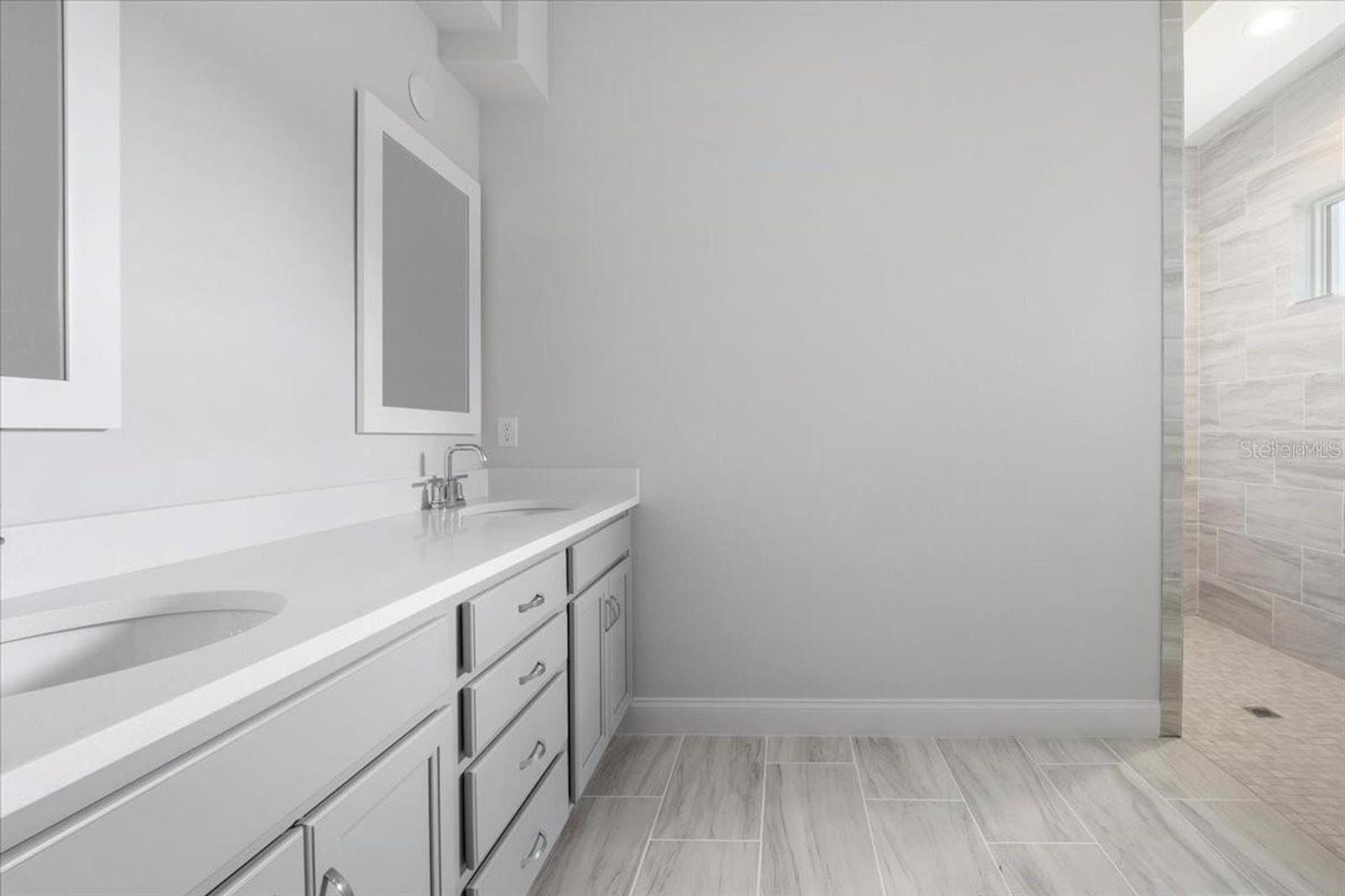 MARINA DEL PALMA - Residential Lease