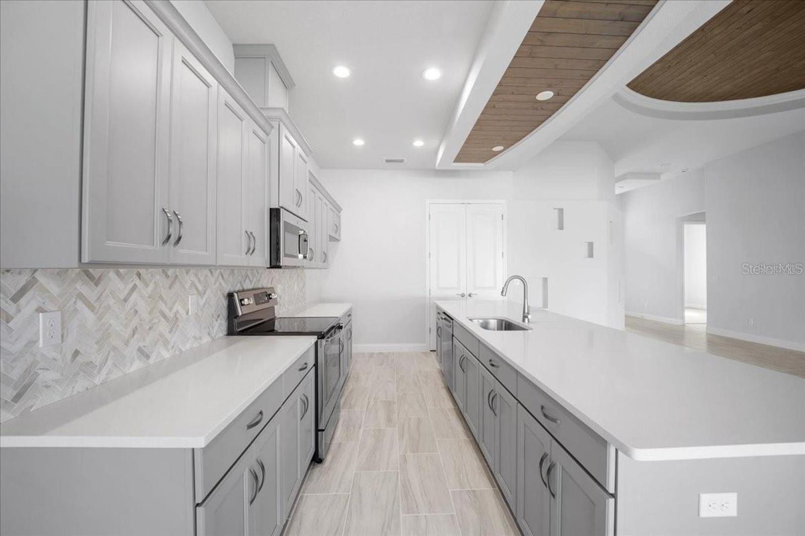 MARINA DEL PALMA - Residential Lease