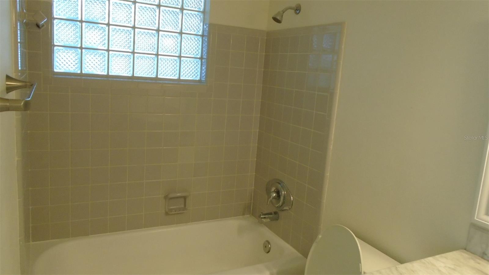 DOMMERICH ESTATES 1ST ADD - Residential Lease