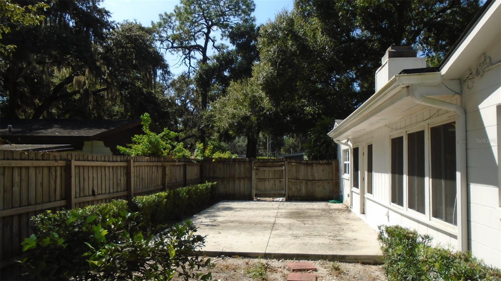 DOMMERICH ESTATES 1ST ADD - Residential Lease