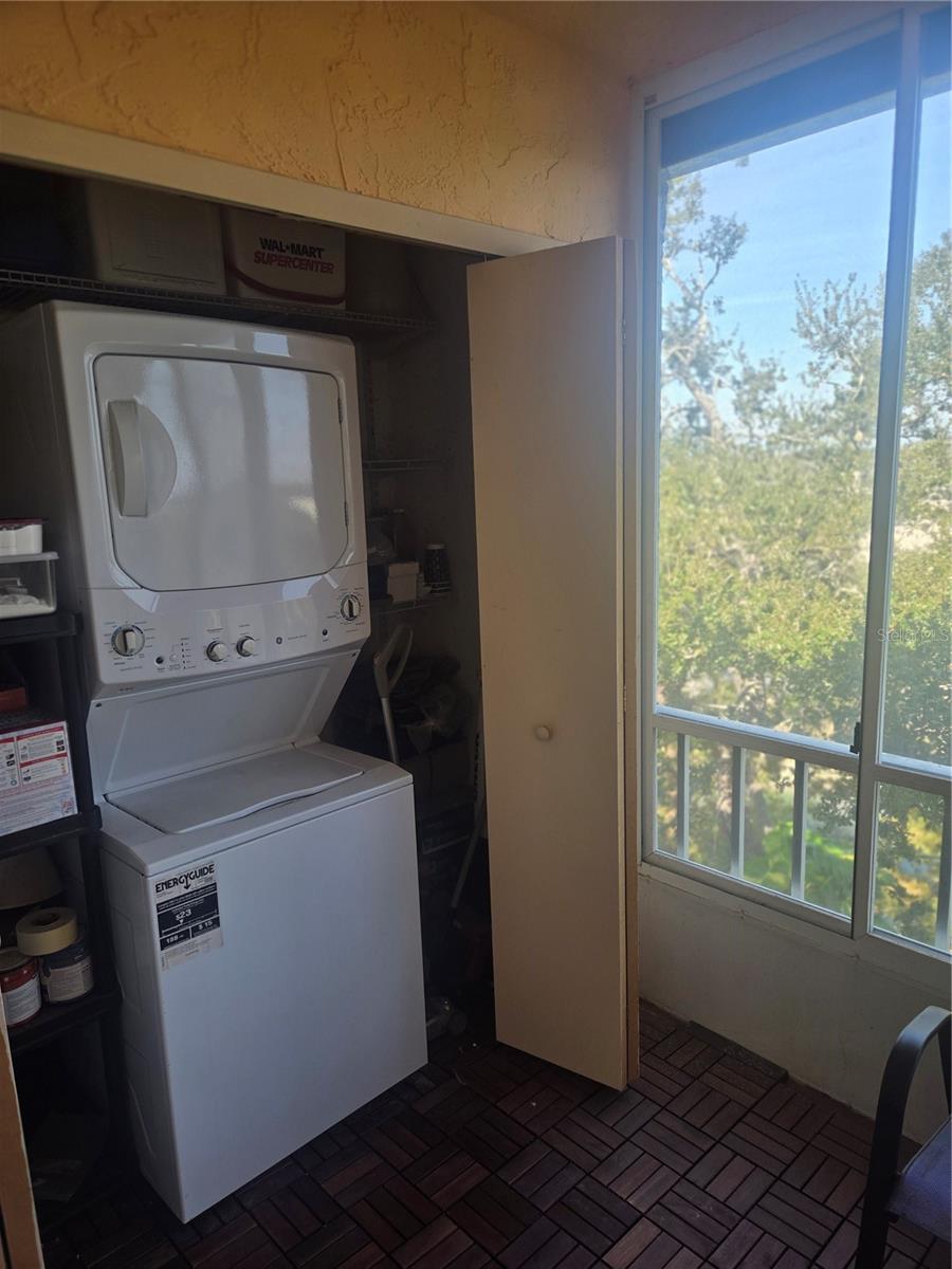 BAYSHORE ON THE LAKE APTS III SEC1 - Residential