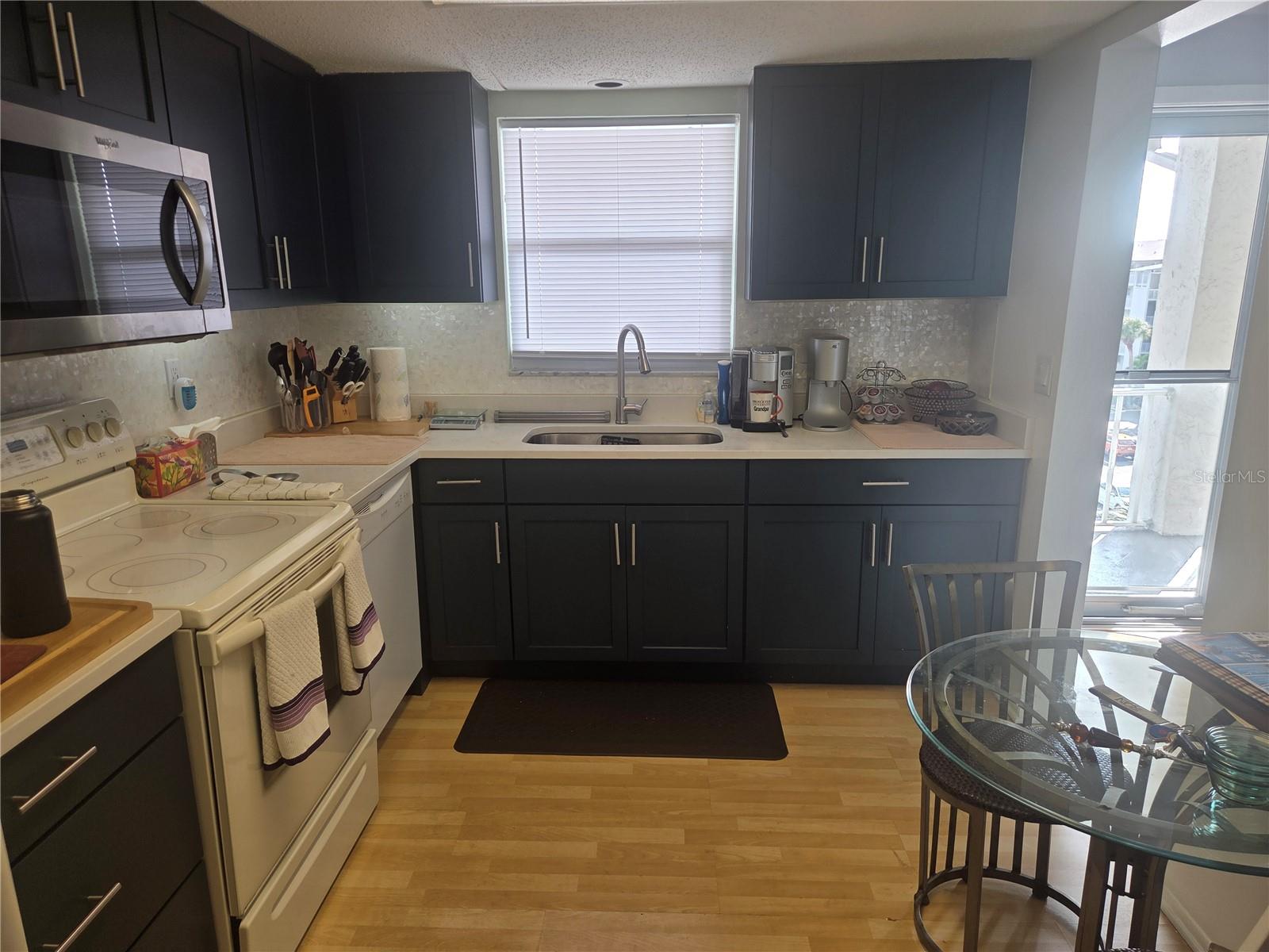 BAYSHORE ON THE LAKE APTS III SEC1 - Residential