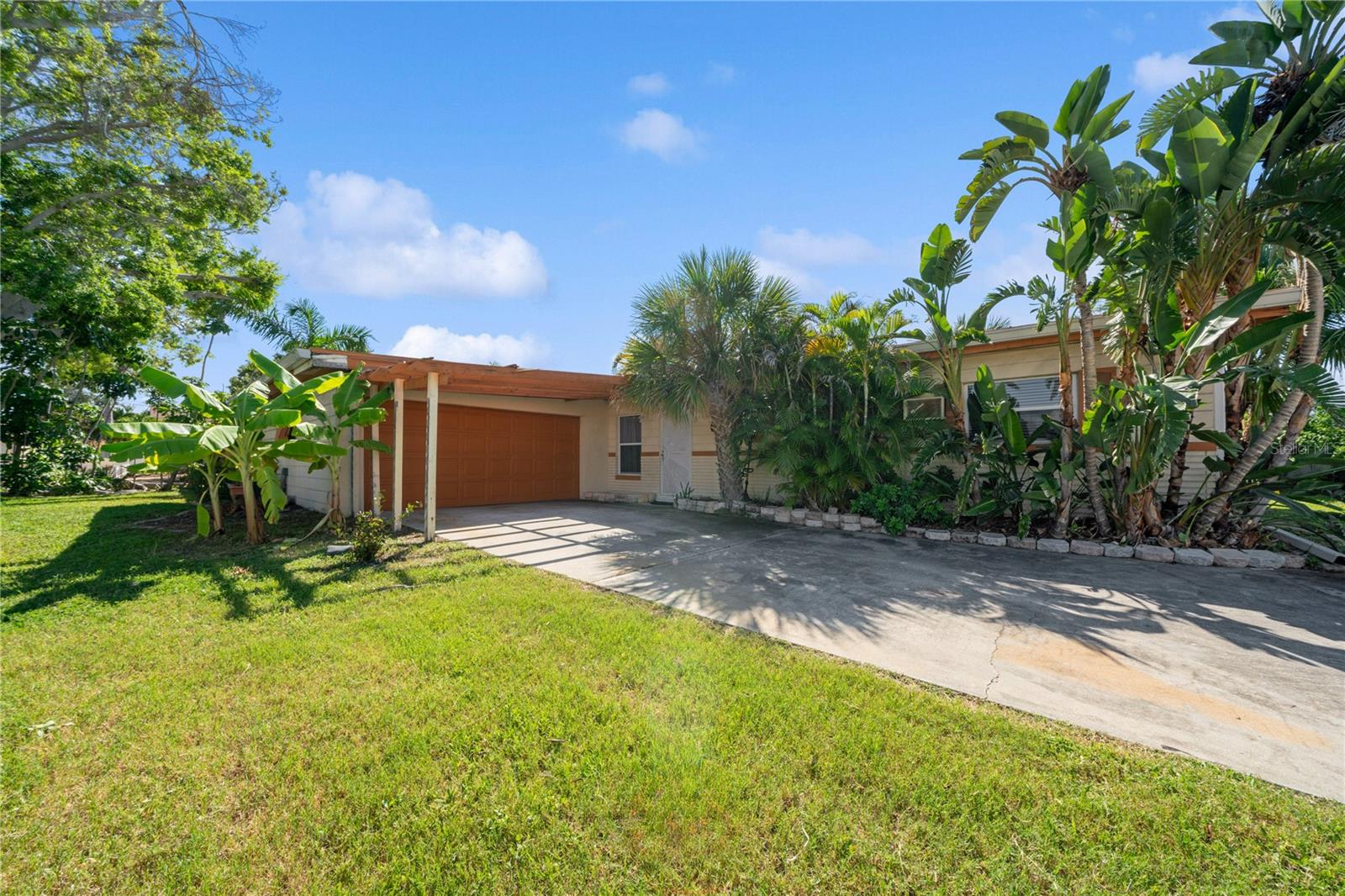 PASADENA ISLE - Residential