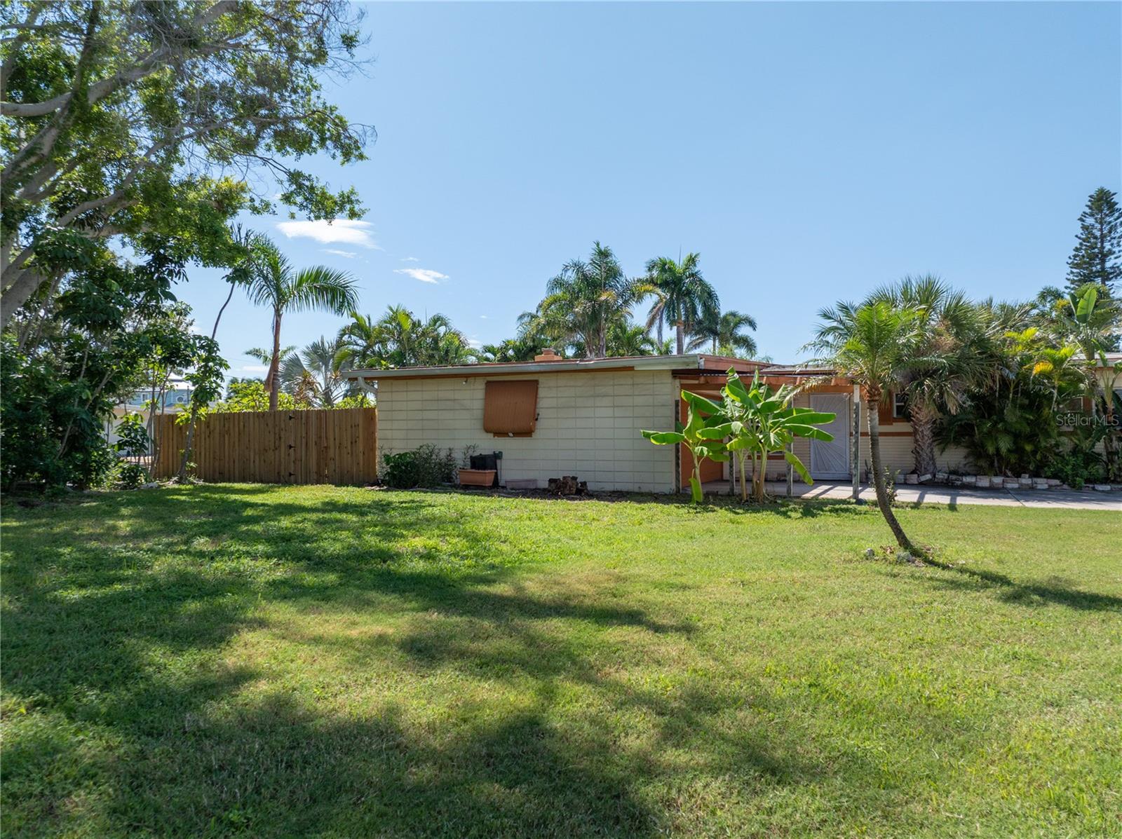 PASADENA ISLE - Residential