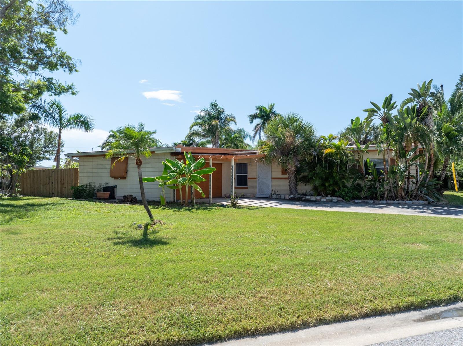 PASADENA ISLE - Residential