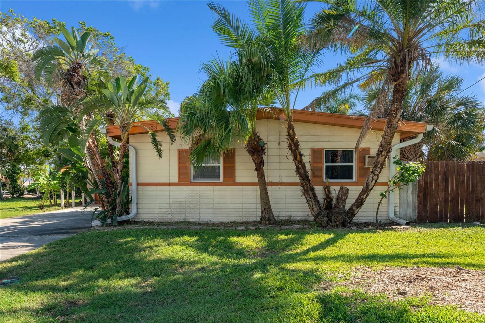 PASADENA ISLE - Residential