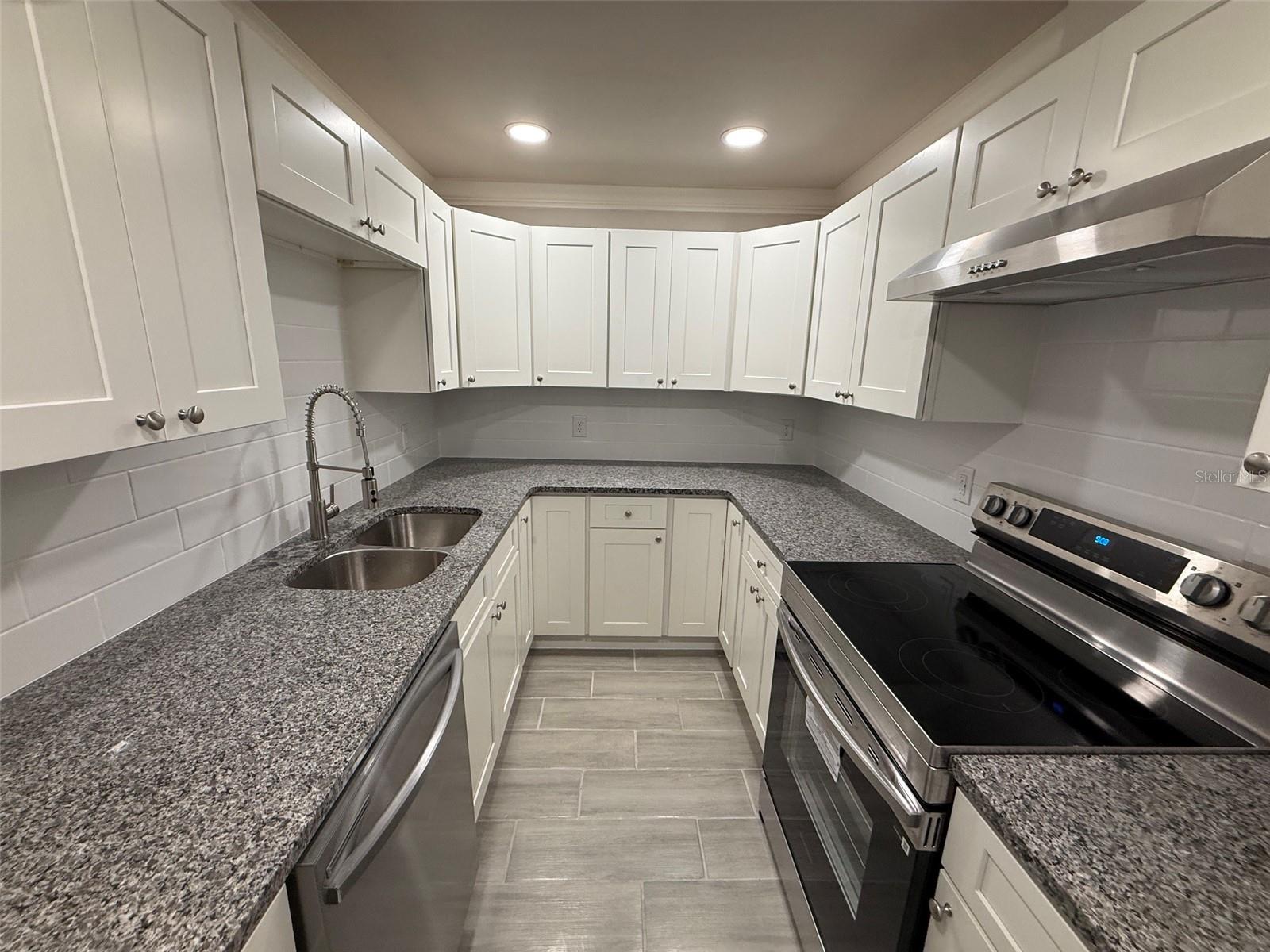 LINCOLN ESTATES 1ST ADD - Residential