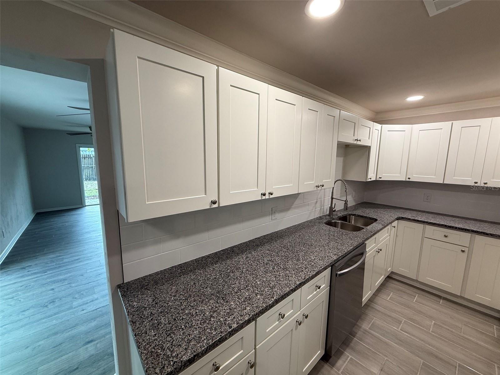 LINCOLN ESTATES 1ST ADD - Residential