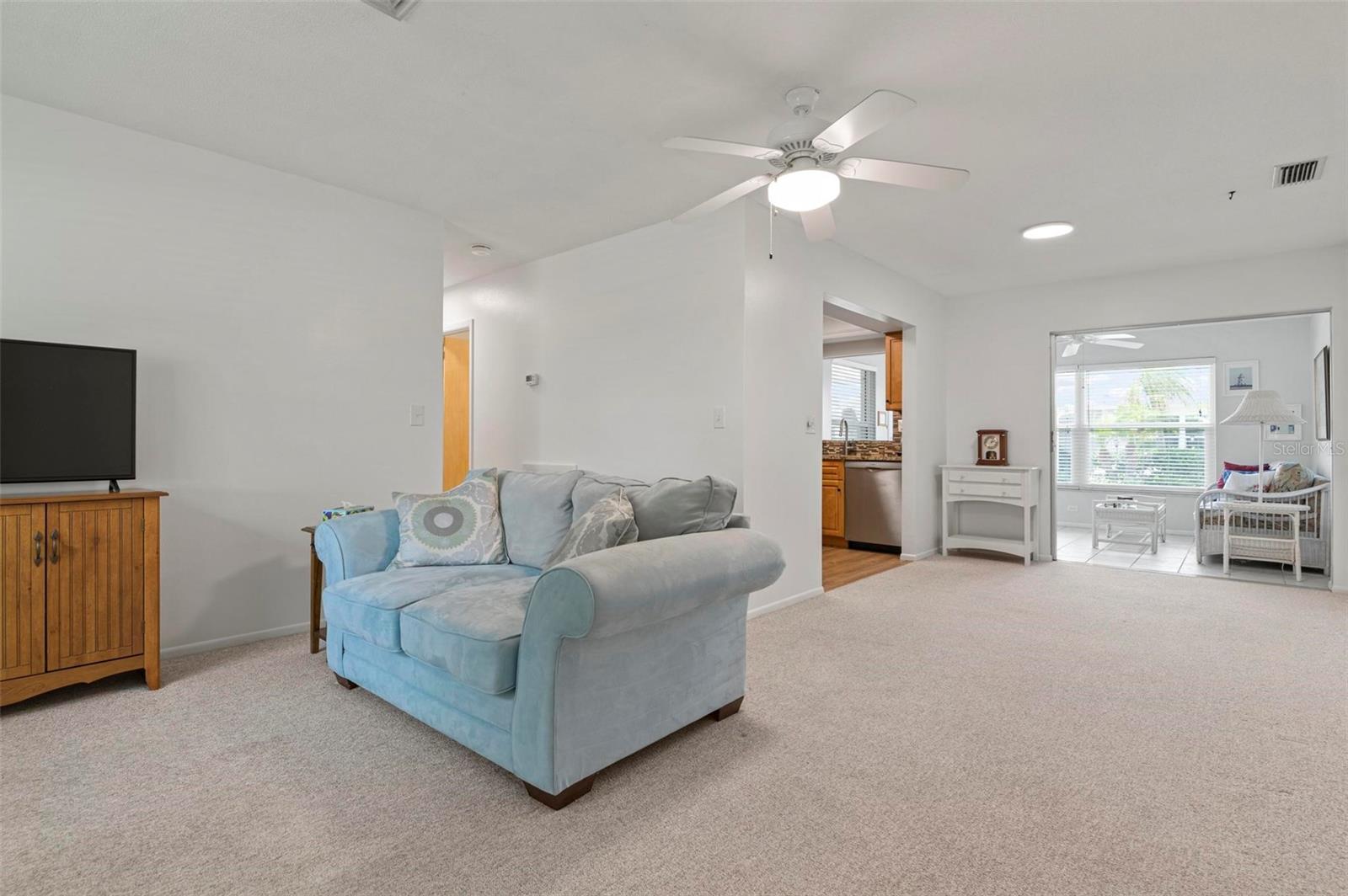 BEACH MANOR VILLAS - Residential