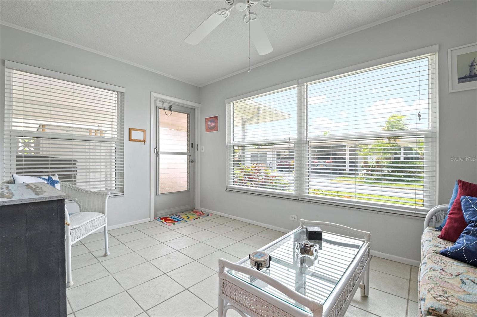 BEACH MANOR VILLAS - Residential