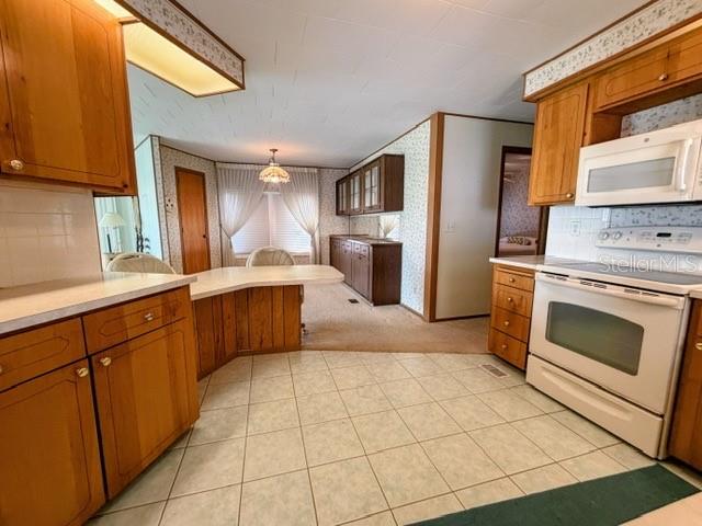 COUNTRY CLUB ESTATES - Residential