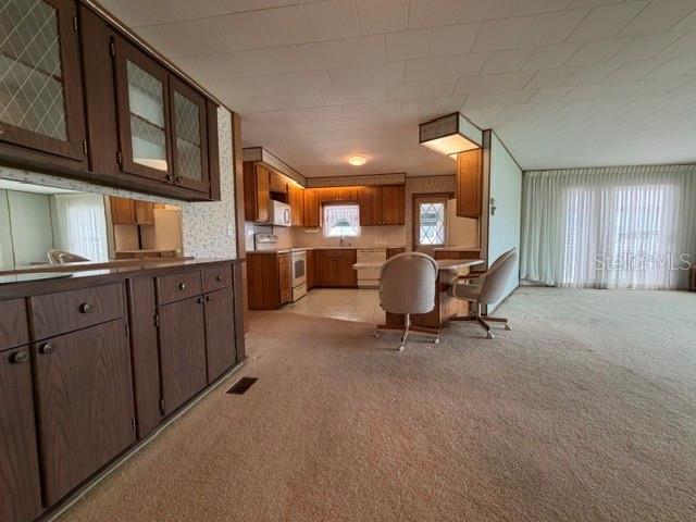 COUNTRY CLUB ESTATES - Residential
