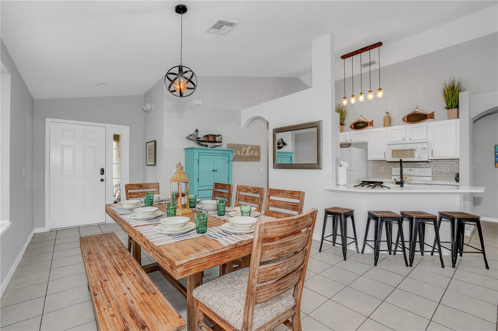 AVIANA PH 01 - Residential
