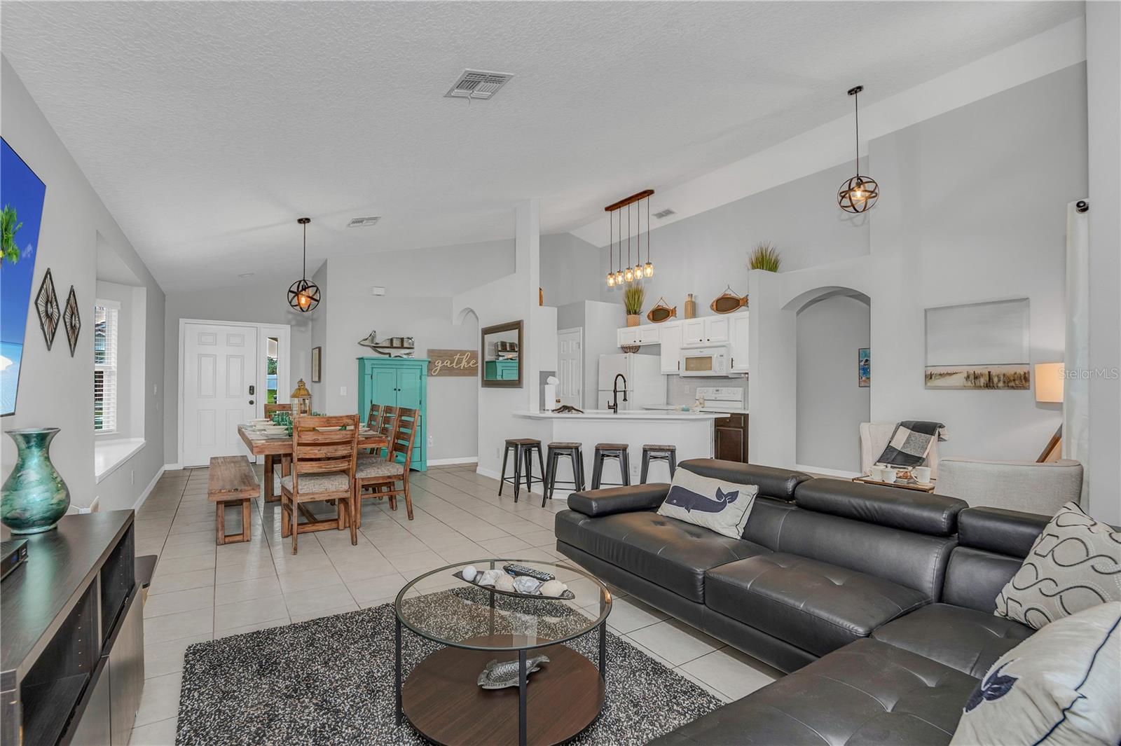 AVIANA PH 01 - Residential