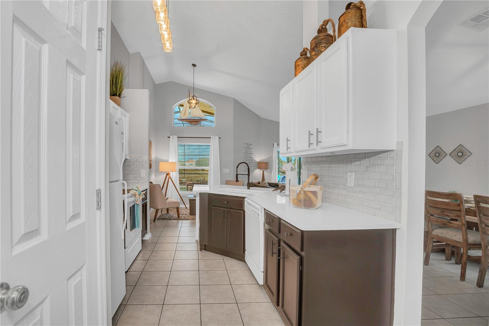 AVIANA PH 01 - Residential