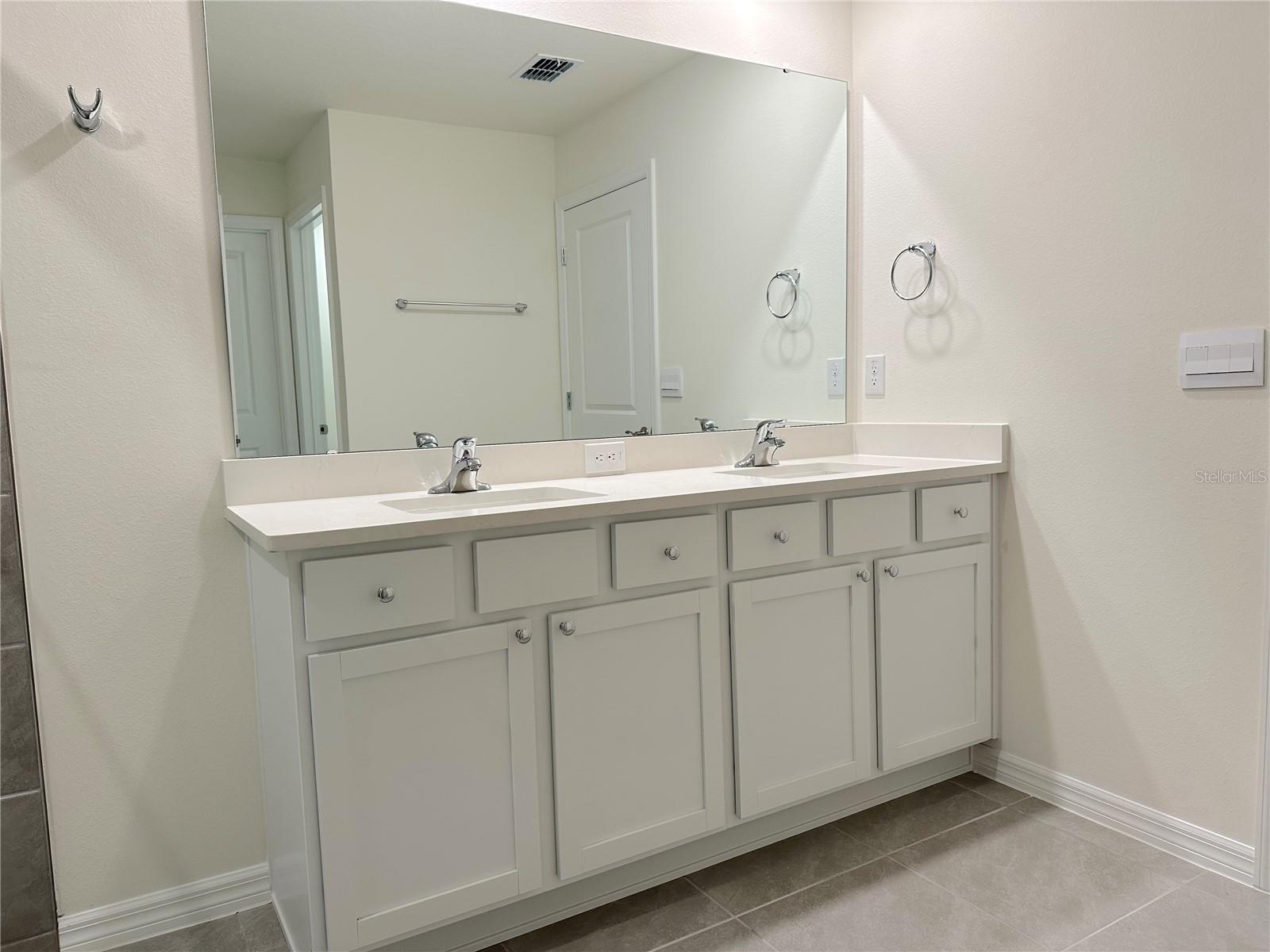 RIDGE AT HEATHBROOK - Residential Lease