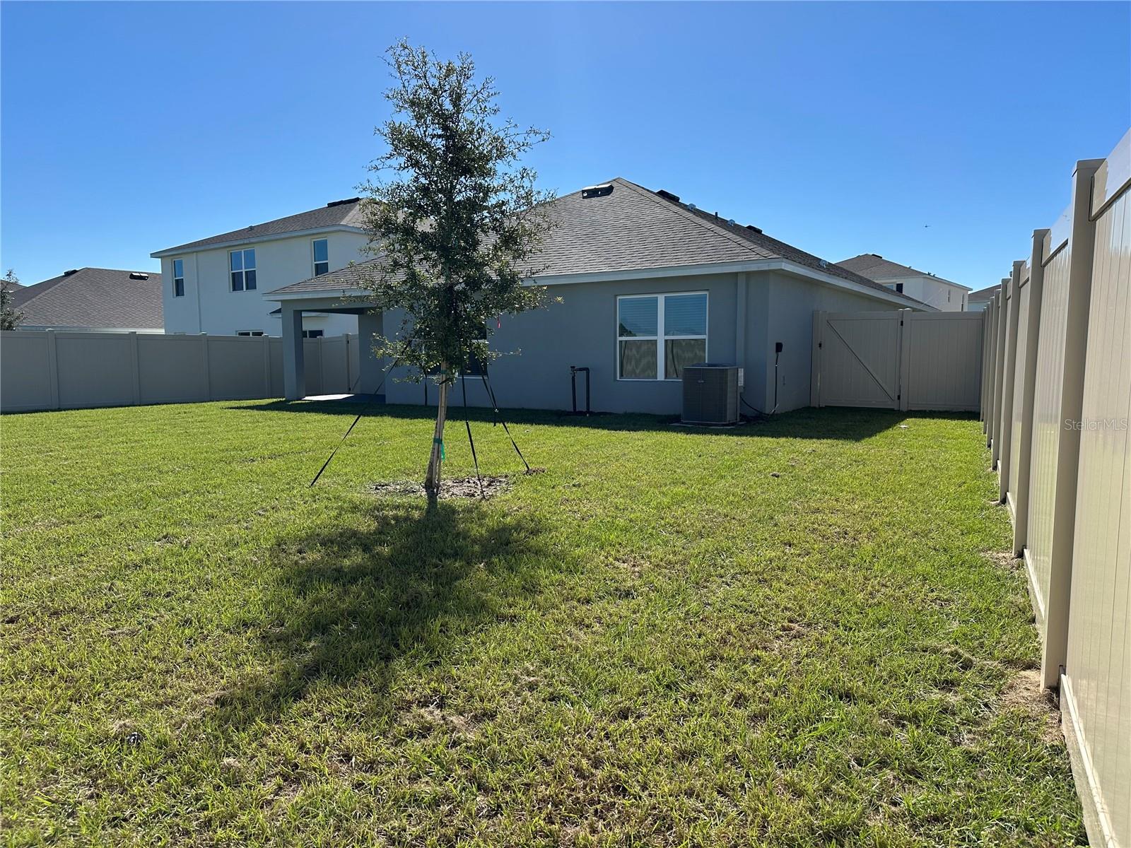 RIDGE AT HEATHBROOK - Residential Lease