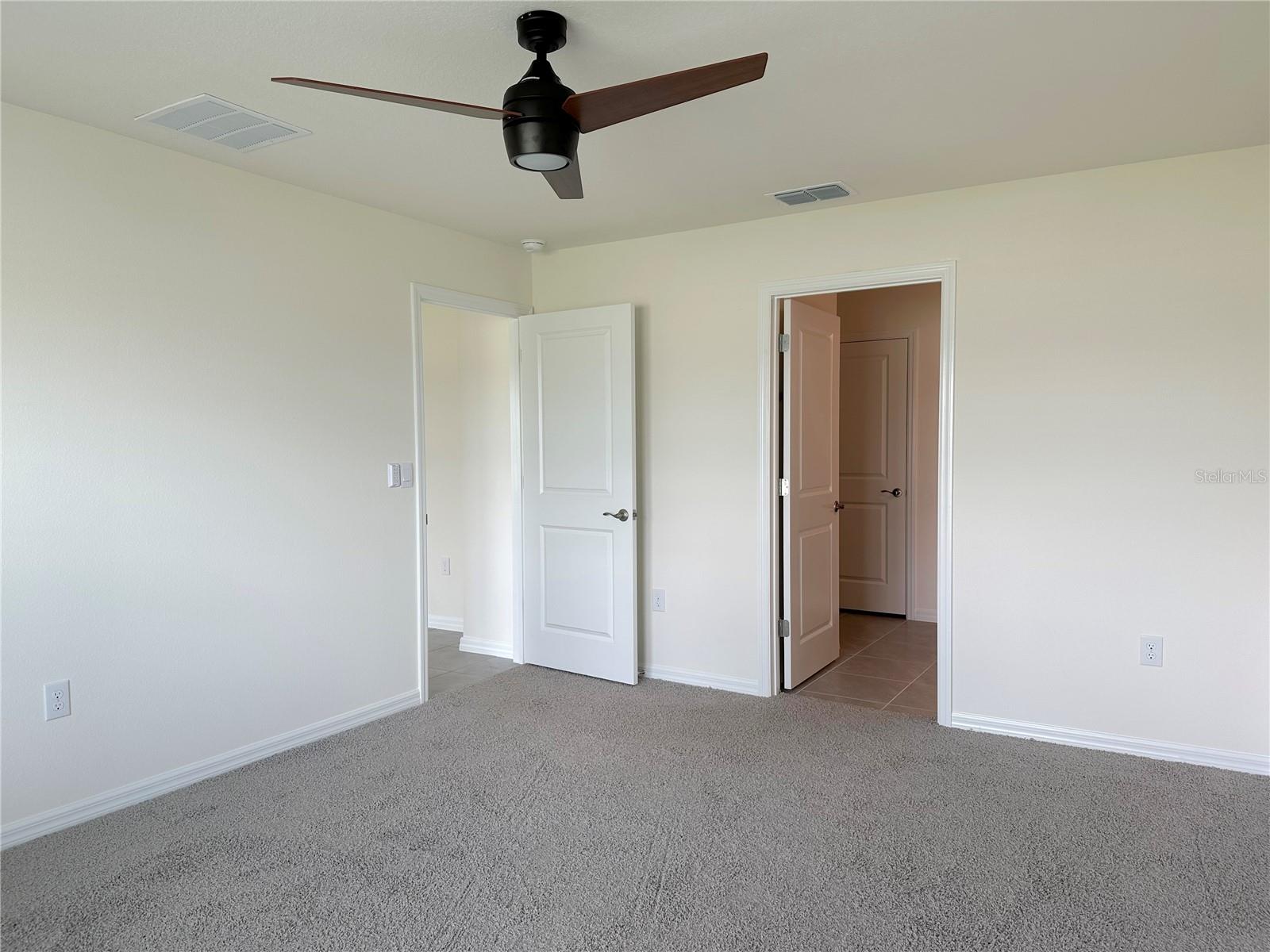 RIDGE AT HEATHBROOK - Residential Lease