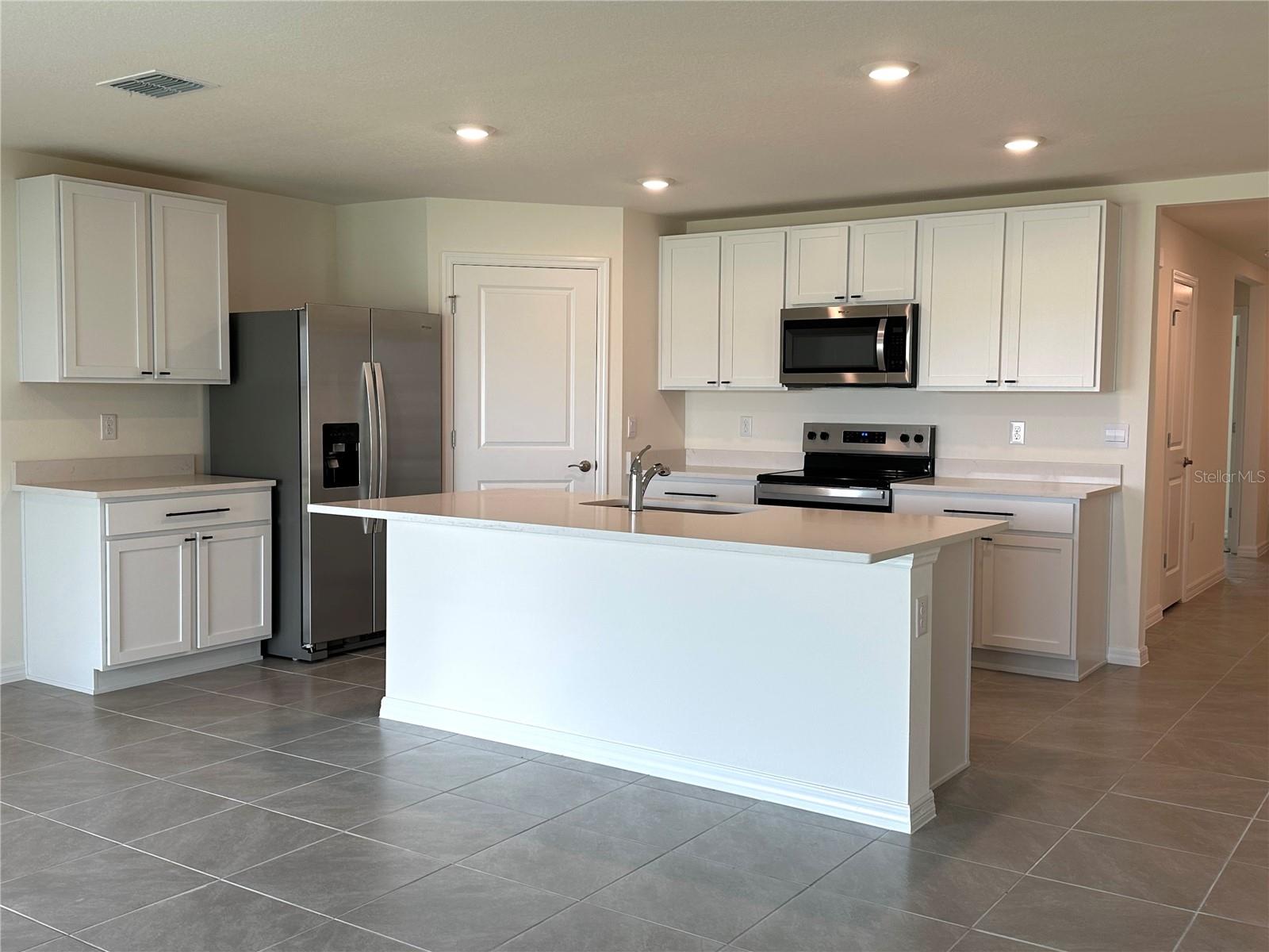 RIDGE AT HEATHBROOK - Residential Lease