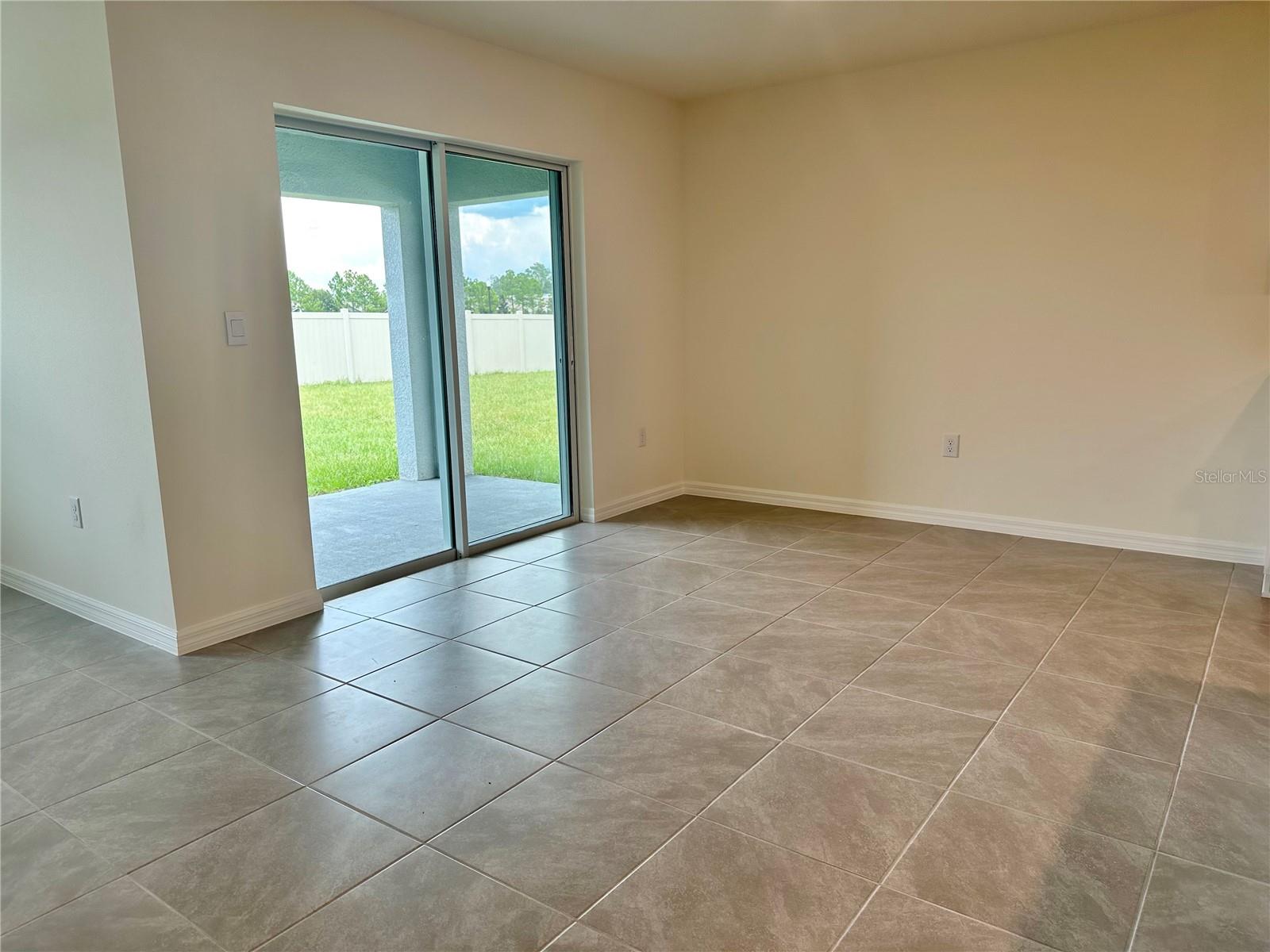 RIDGE AT HEATHBROOK - Residential Lease