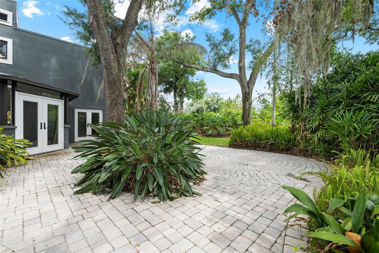 TEMPLE TERRACE ESTATES REP - Residential