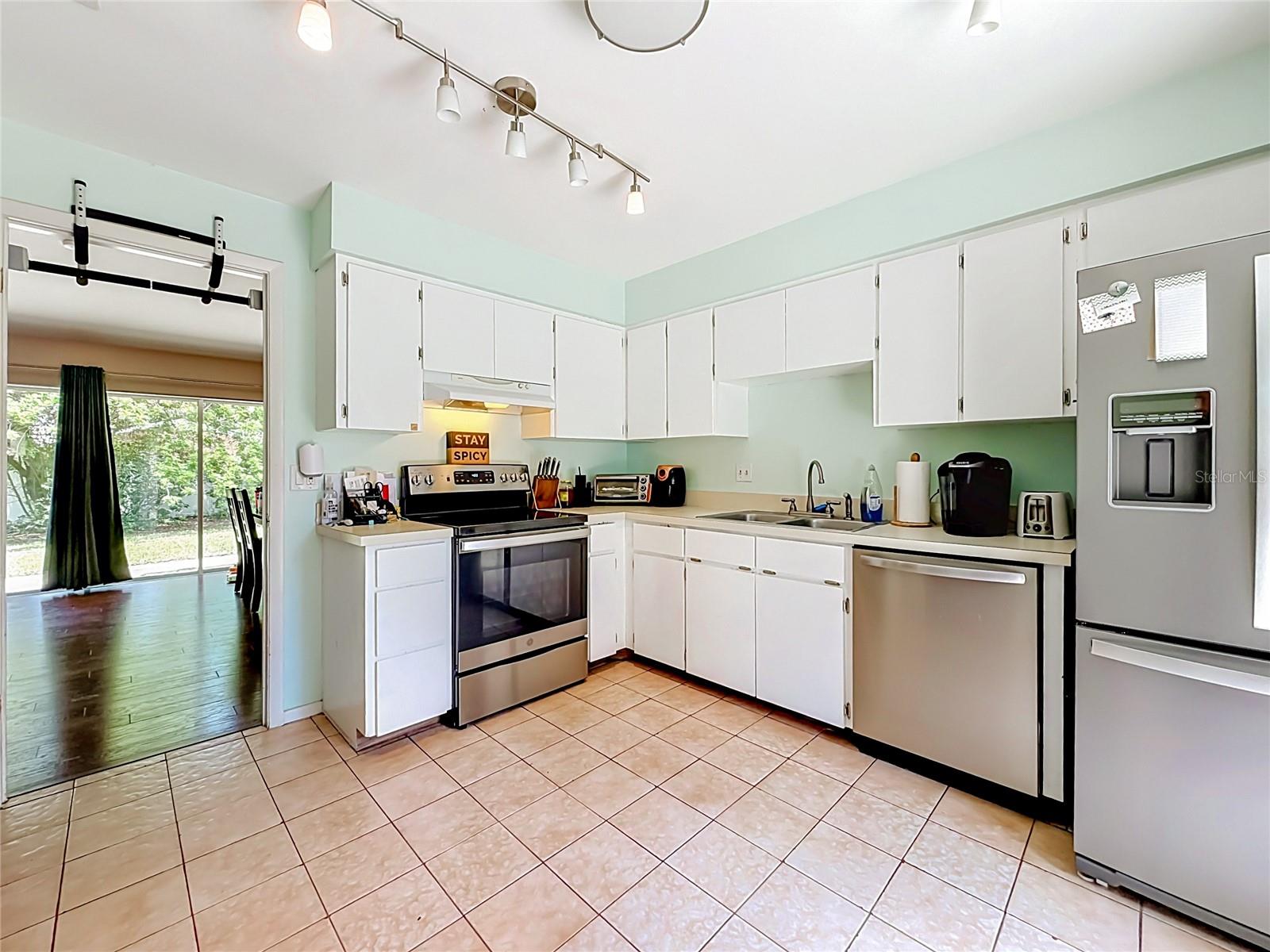 DOVER COVE UNIT 03 - Residential