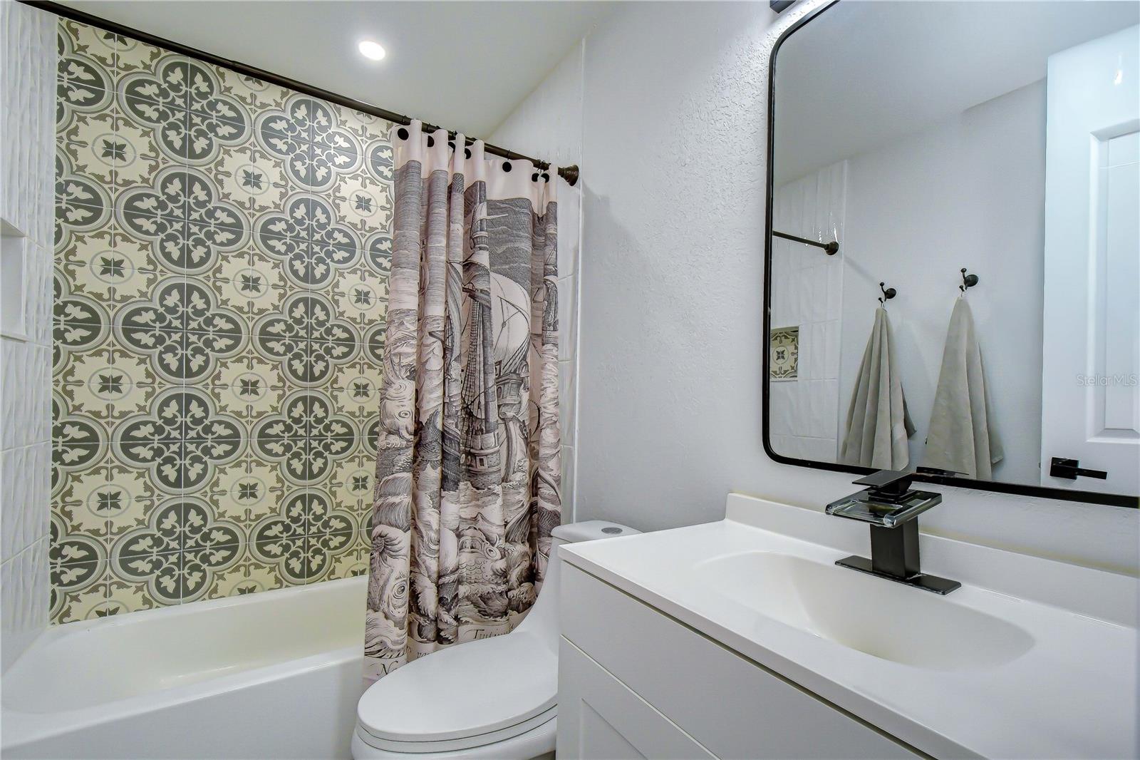 LAUREL TERRACE - Residential