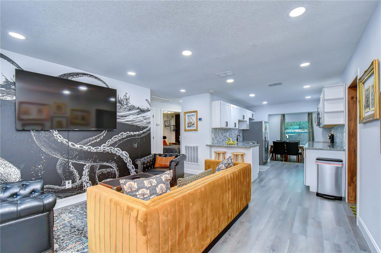 LAUREL TERRACE - Residential