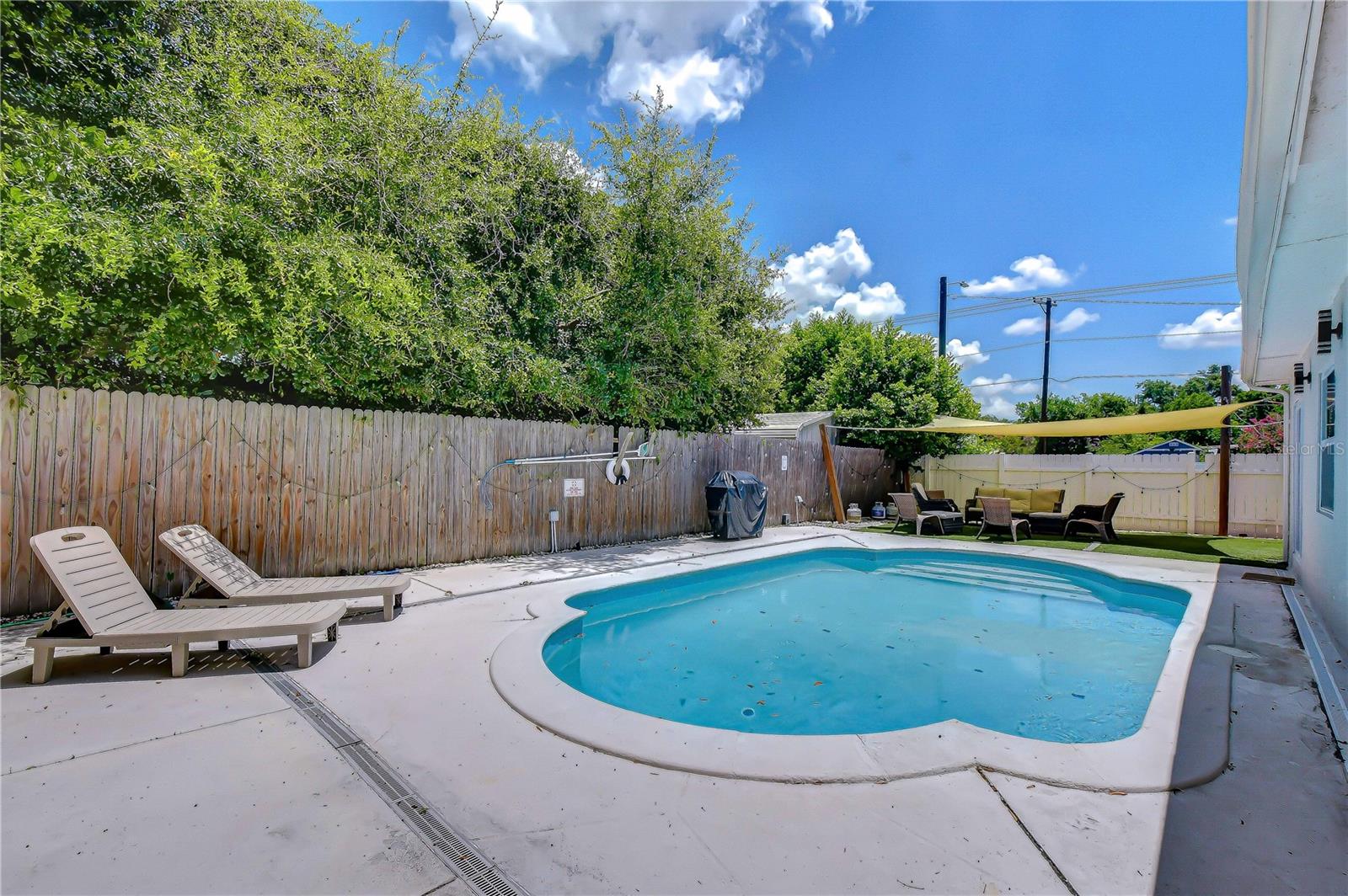 LAUREL TERRACE - Residential