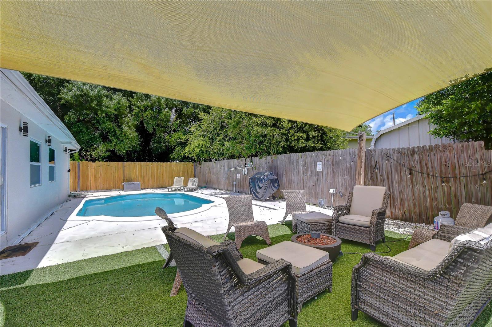 LAUREL TERRACE - Residential