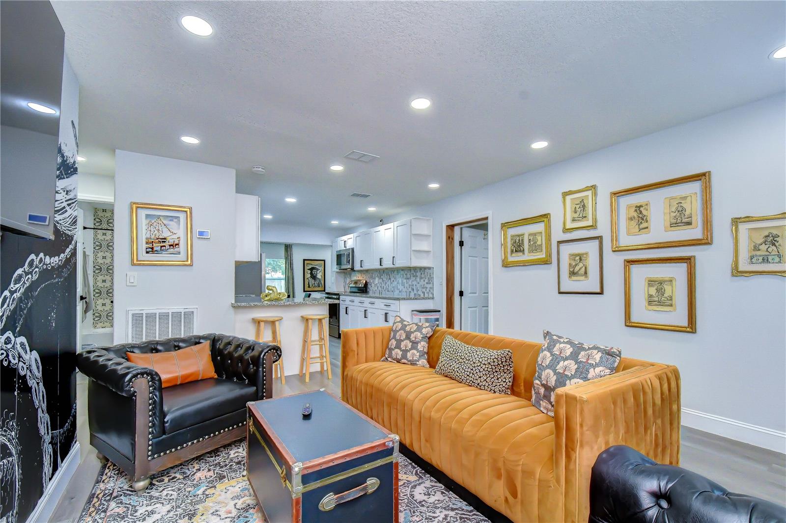 LAUREL TERRACE - Residential