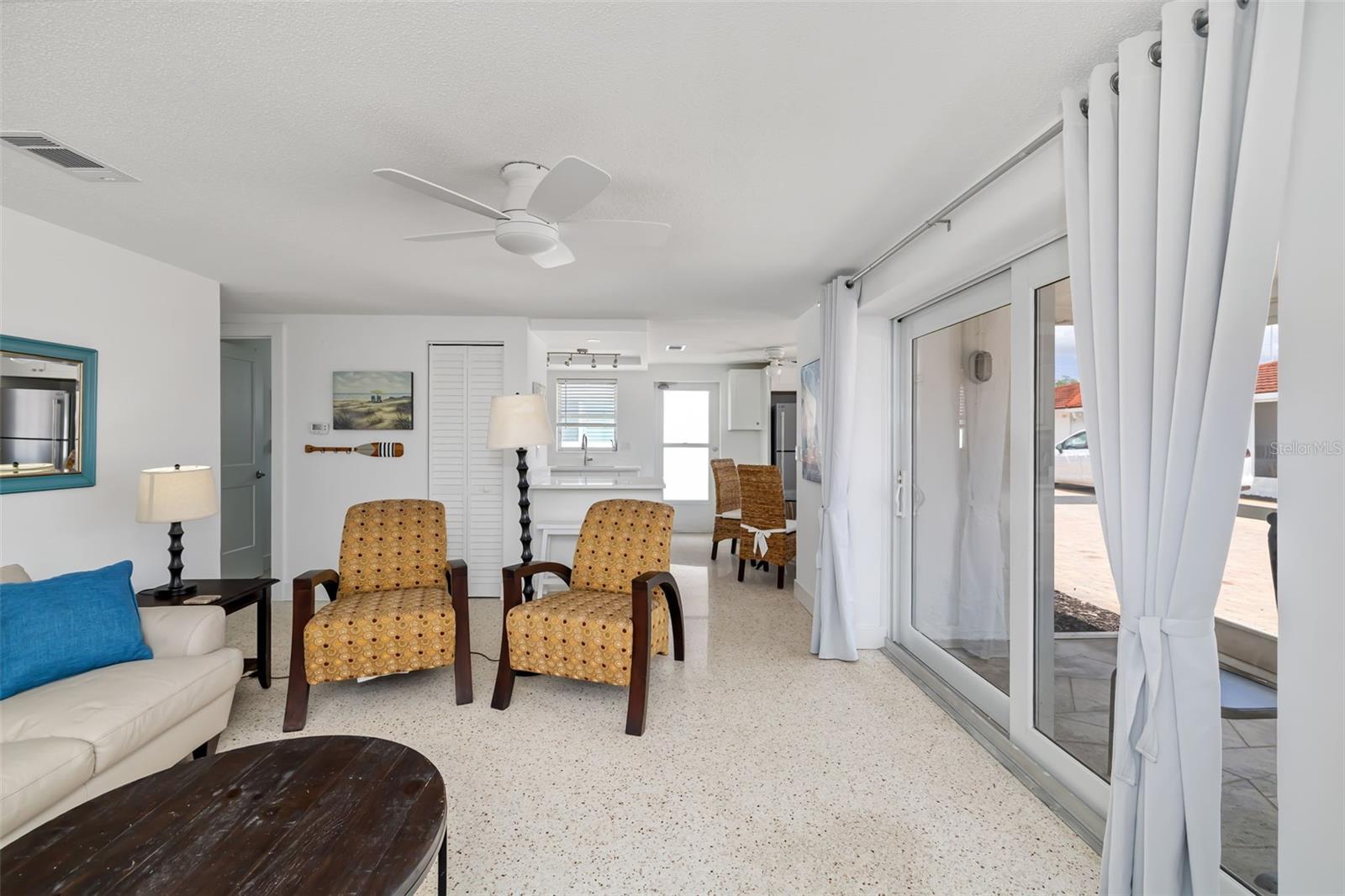 CASA BLANCA VILLAS - Residential