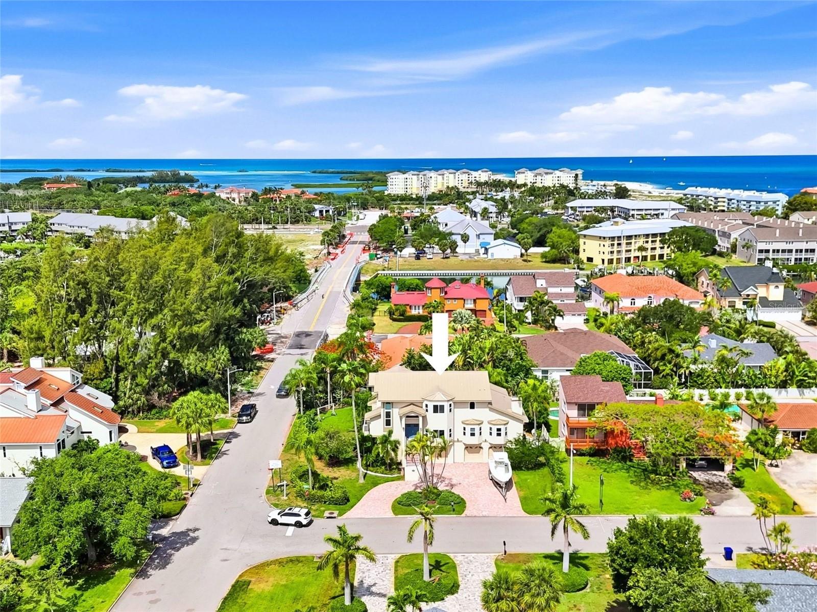 TIERRA VERDE - Residential
